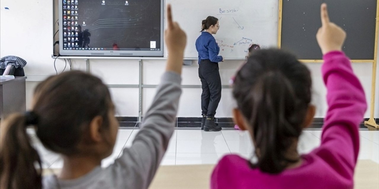 315 Bin 856 Öğretmen "Uzman Öğretmen" ve "Başöğretmen" Ünvanı Aldı