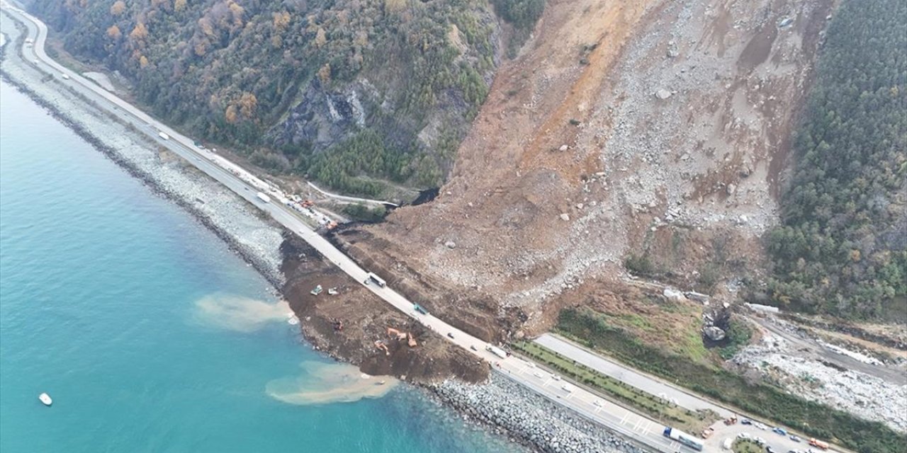 Artvin'deki Heyelanda 100 Bin 57 Metrekare Hacme Sahip Malzeme Taşındığı Belirlendi