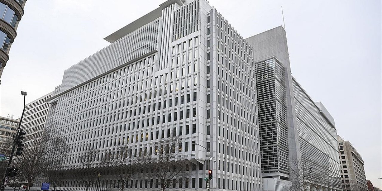 Dünya Bankası, Küresel Ekonominin Bu Yıl ve Gelecek Yıl Yüzde 2,7 Büyüyeceğini Öngörüyor