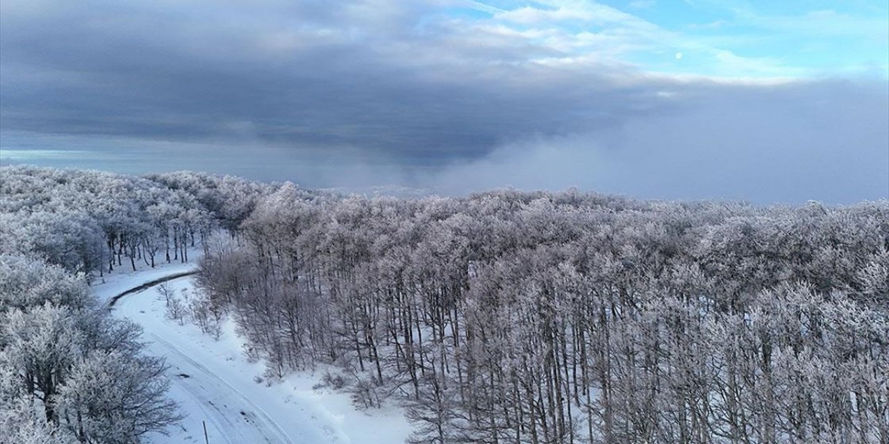 Karla Kaplanan Yıldız Dağları Ziyaretçilerinin İlgisini Çekiyor
