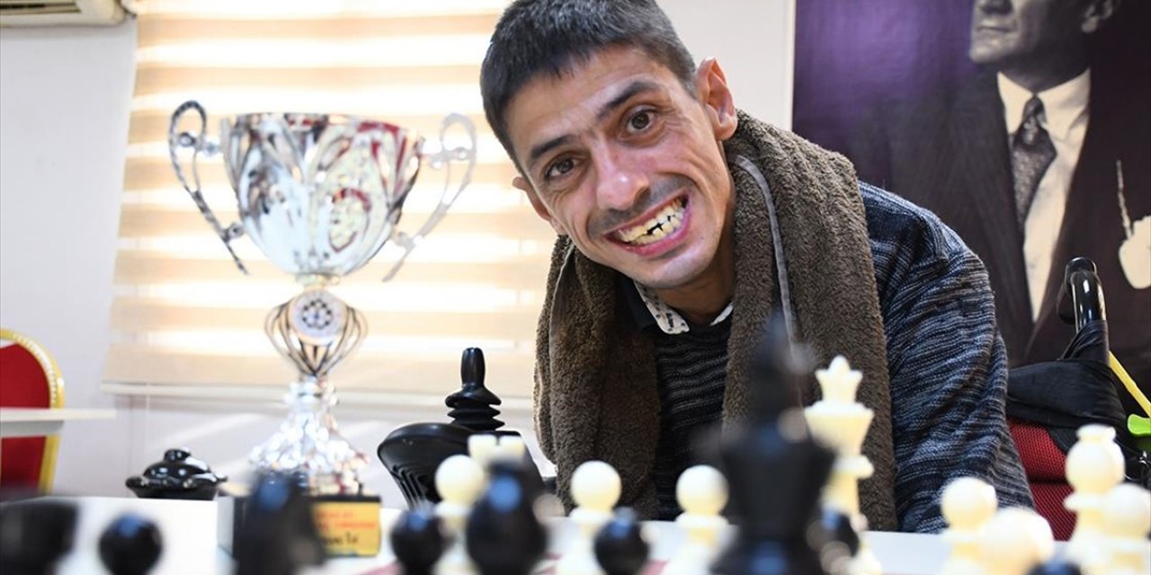 Serebral Palsili Onur, Satrançla Hayata Bağlandı