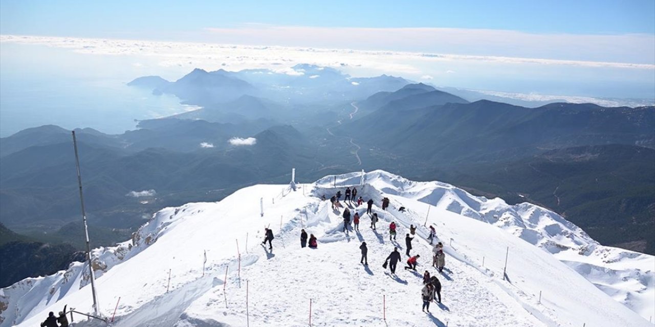 Antalya'da Bazı Turistik Tesisler Sömestir Tatilinde Başarılı Öğrencileri Ücretsiz Ağırlayacak