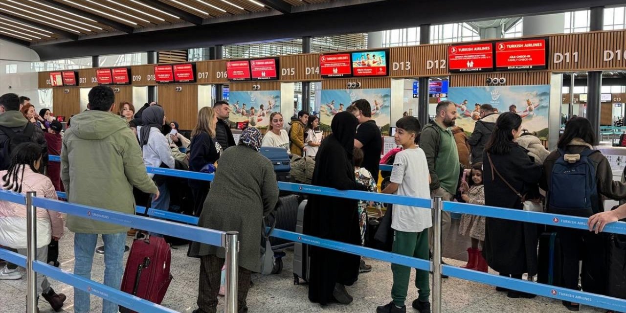 İstanbul Havalimanı'nda Yarıyıl Tatili Yoğunluğu Yaşanıyor