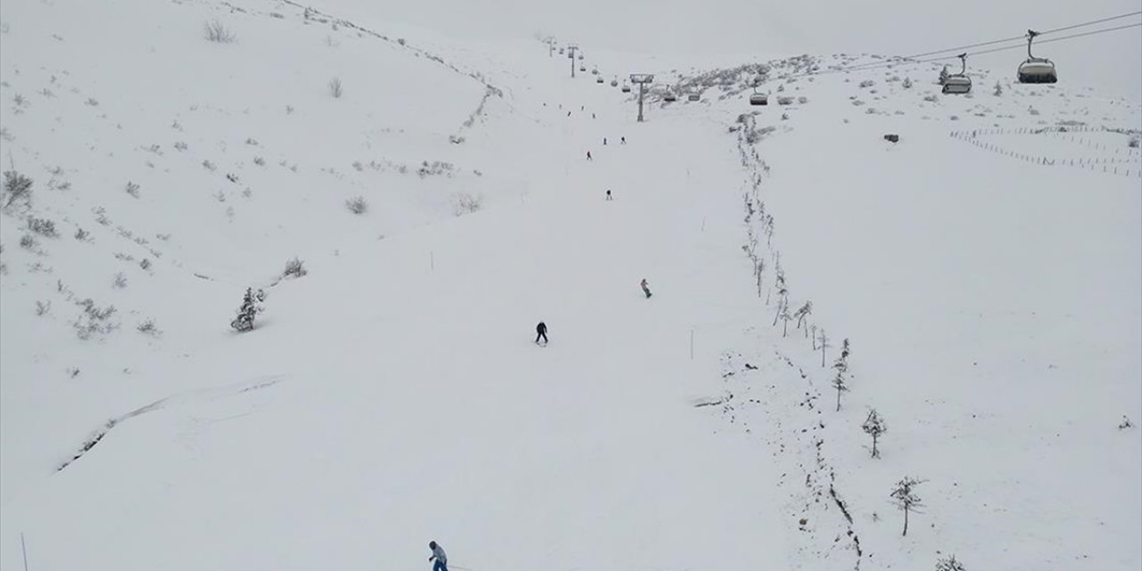 Ordu'da Çambaşı Kayak Tesisleri'nde Yarıyıl Tatili Yoğunluğu Başladı