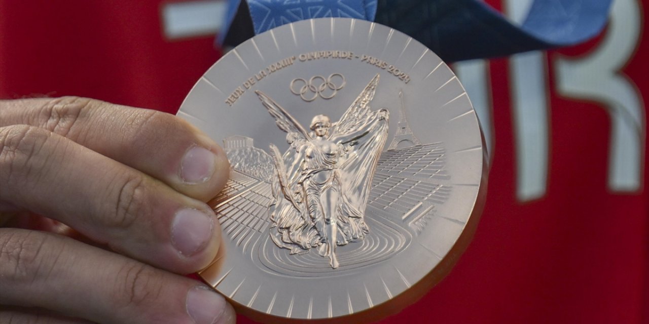Paris 2024 Olimpiyatları'nda Verilen 100'den Fazla Madalya "Kusurlu" Olduğu Gerekçesiyle İade Edildi