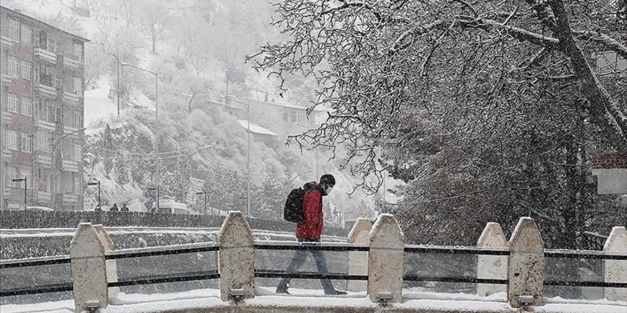 Meteorolojiden Karadeniz İçin Kar Yağışı ve Fırtına Uyarısı