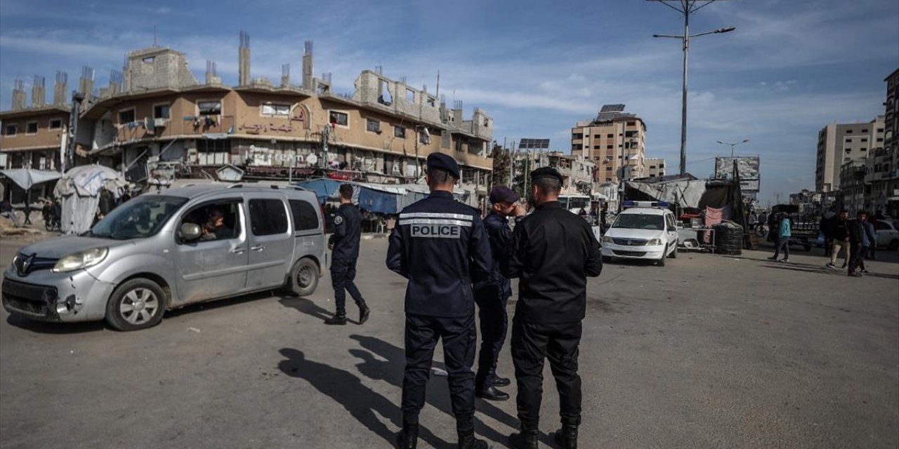 Ateşkesin Başlamasıyla Birlikte Gazze'nin Birçok Bölgesinde Güvenlik Güçleri Konuşlandırıldı