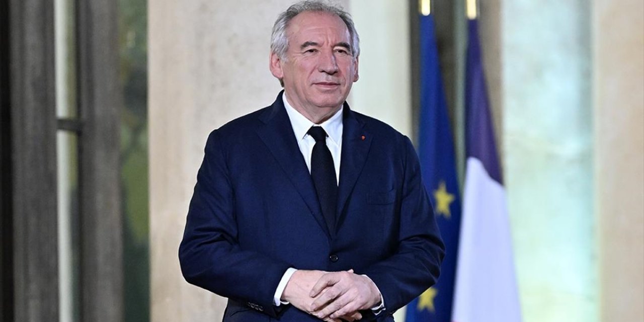 Fransa Başbakanı, Trump'ın Politikaları Karşısında AB İle Bir Şey Yapmazlarsa Ezileceklerini Belirtti