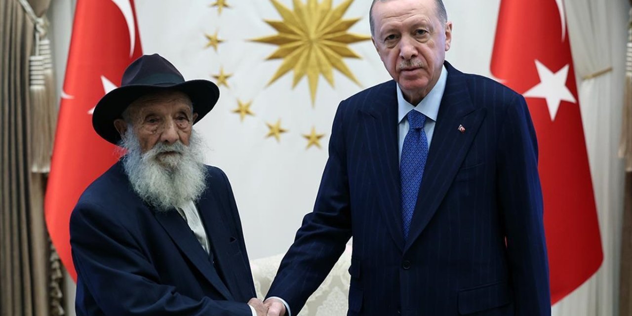 Cumhurbaşkanı Erdoğan, Alevi Dedesi Ahmet Uğurlu'yu Kabul Etti