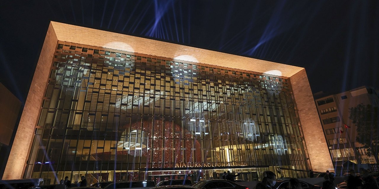 "La Traviata" Operası 23 Ocak'ta İstanbul'da Sanatseverlerle Buluşacak