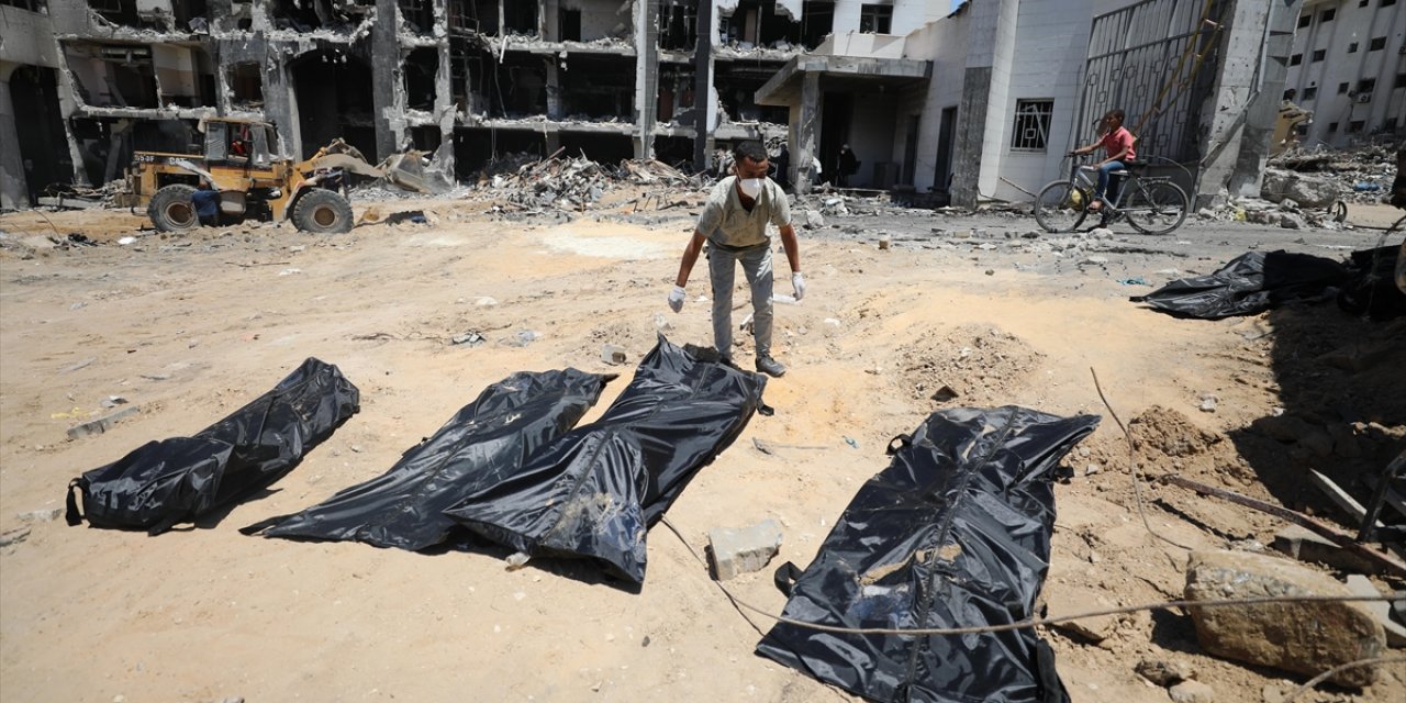 Gazze'deki Sivil Savunma Müdürlüğü: Enkazlardan Şu Ana Kadar 66 Filistinlinin Cansız Bedeni Çıkarıldı