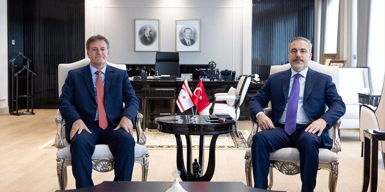 Dışişleri Bakanı Fidan, KKTC Bayındırlık ve Ulaştırma Bakanı Arıklı İle Görüştü