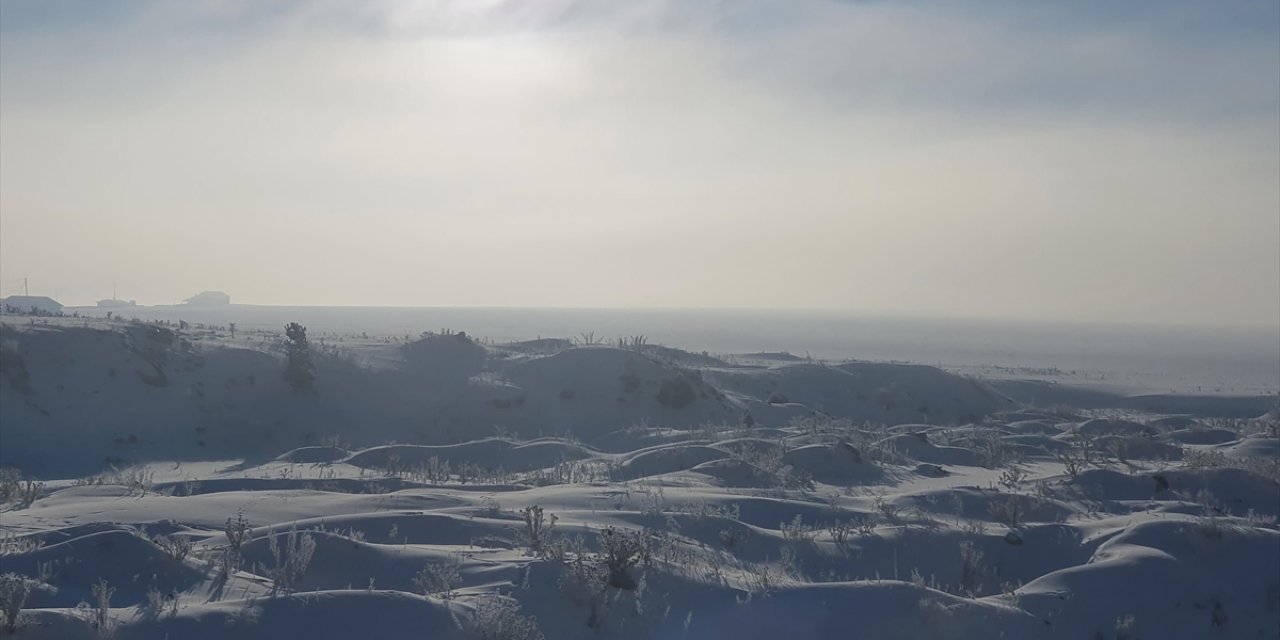Termometreler Gece Ardahan'da Eksi 23'ü, Ağrı'da Eksi 20'yi Gösterdi