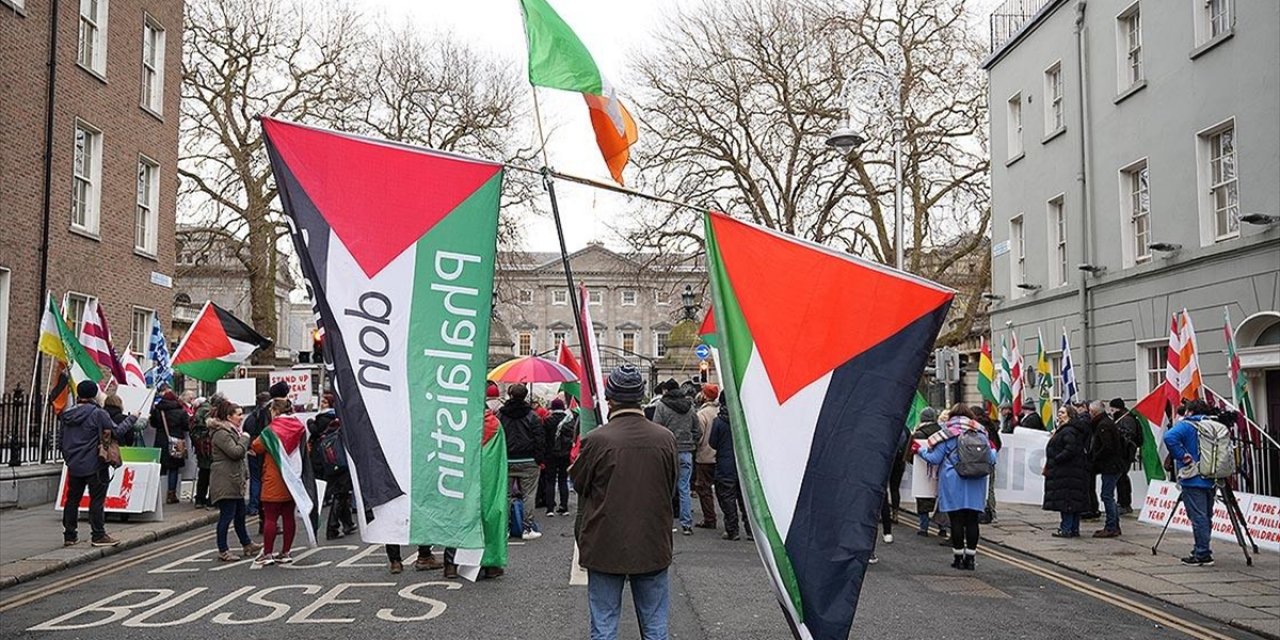 İrlanda'da "Filistin İçin İşgal Altındaki Topraklar Yasa Tasarısı" Nöbeti