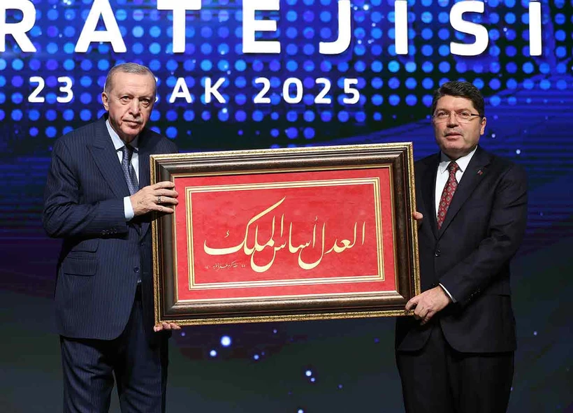 Erdoğan, Kimse Yargı Mensuplarına Parmak Sallayamaz