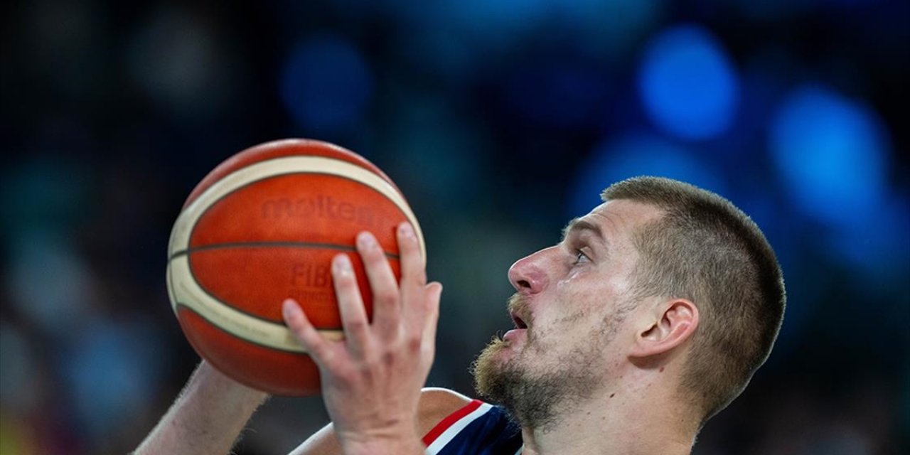 Nikola Jokic'ten 35 Sayı, 22 Ribaunt ve 17 Asistlik Performans