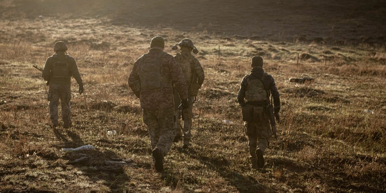 Rusya Güvenlik Konseyi: 2024'te Yaklaşık 450 Bin Kişi Rus Ordusuyla Sözleşme İmzaladı