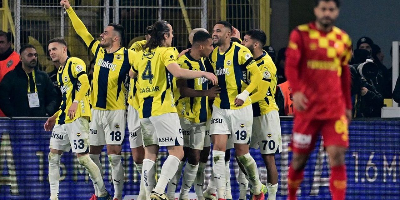 Fenerbahçe, Göztepe Engelini İkinci Yarıda Bulduğu Gollerle Aştı
