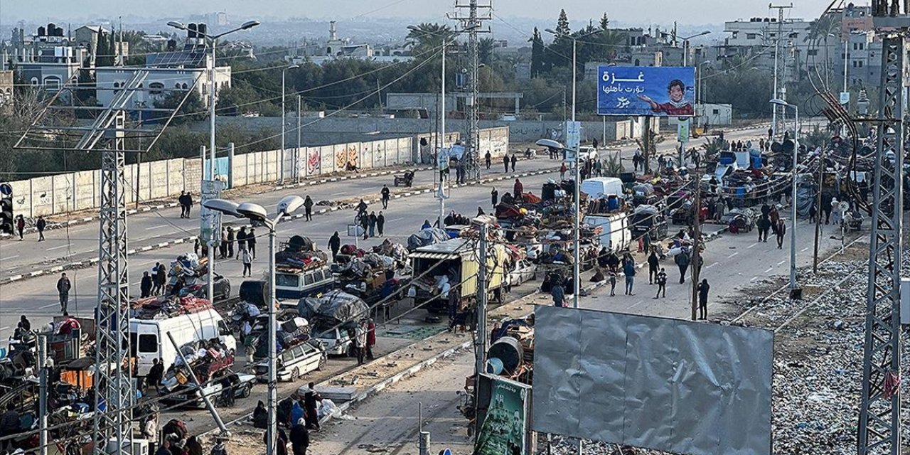 İsrail Güçlerinin Gazze'de Evlerine Dönmeyi Bekleyenlere Ateş Açması Sonucu 5 Kişi Yaralandı