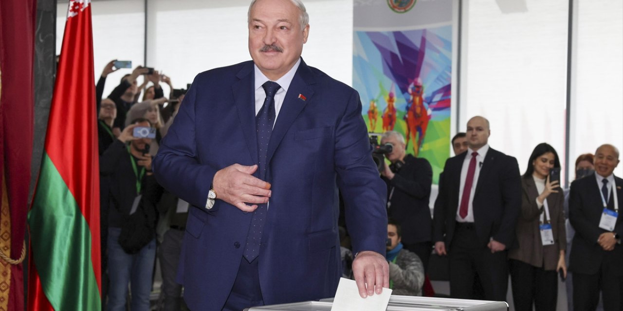 Belarus'ta Cumhurbaşkanı Seçiminin Galibi Yeniden Lukaşenko Oldu