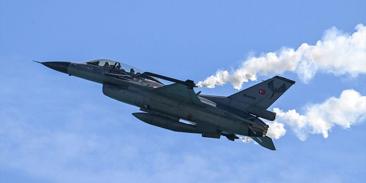 Solotürk'ün Antalya'daki Eğitim Uçuşları Nefesleri Kesti