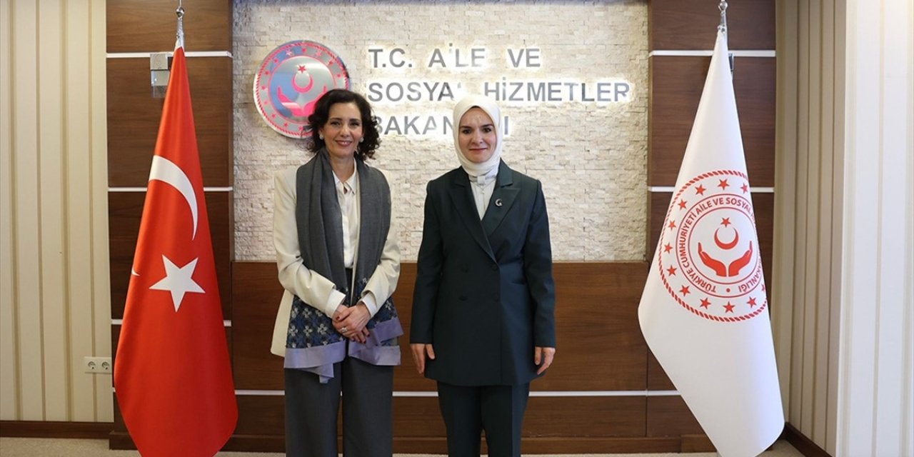 Bakan Göktaş, AB Komisyonu Üyesi Lahbib İle Bir Araya Geldi