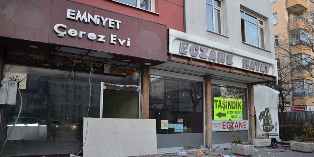 Konya'da Yıkılmasından Endişe Duyulan Binadaki Son Dükkan da Kapandı