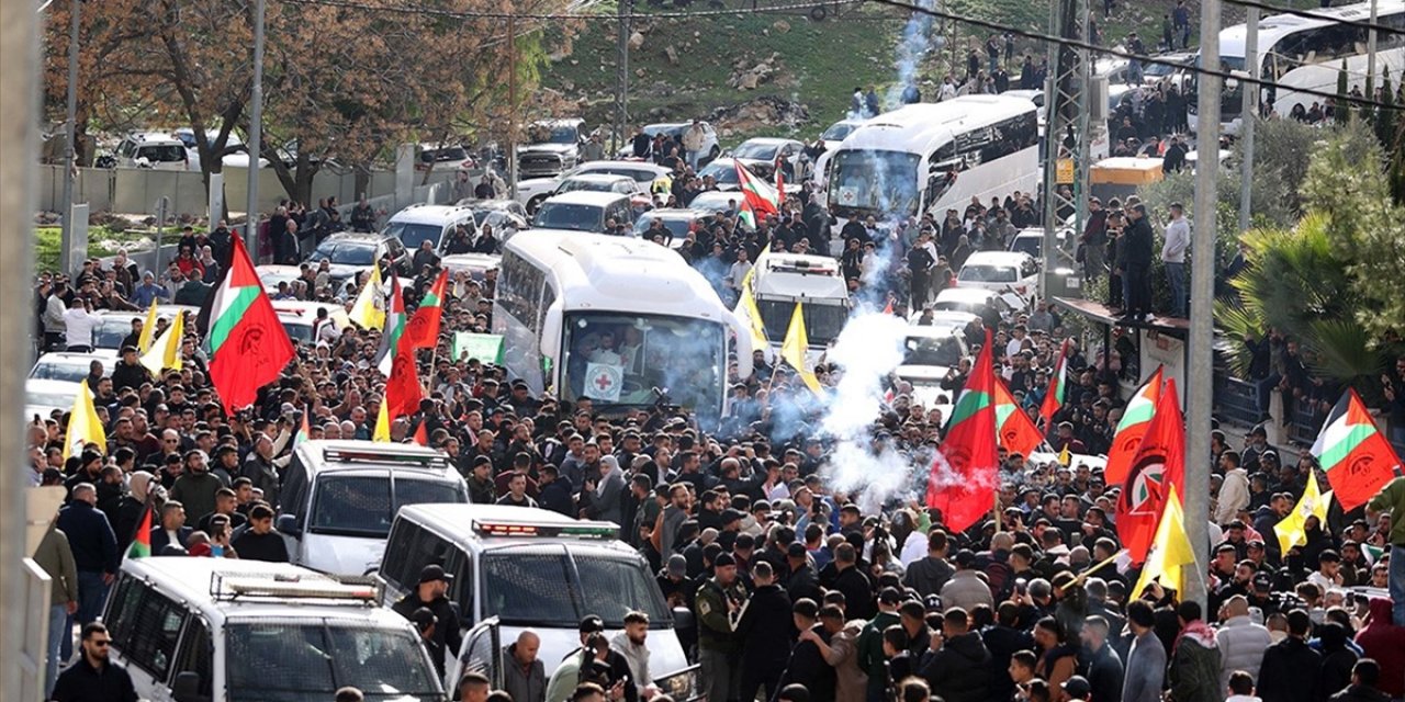 Fransa'da, Filistinliler İçin "Esir" Kelimesini Yazan Gazeteci İşten Uzaklaştırıldı