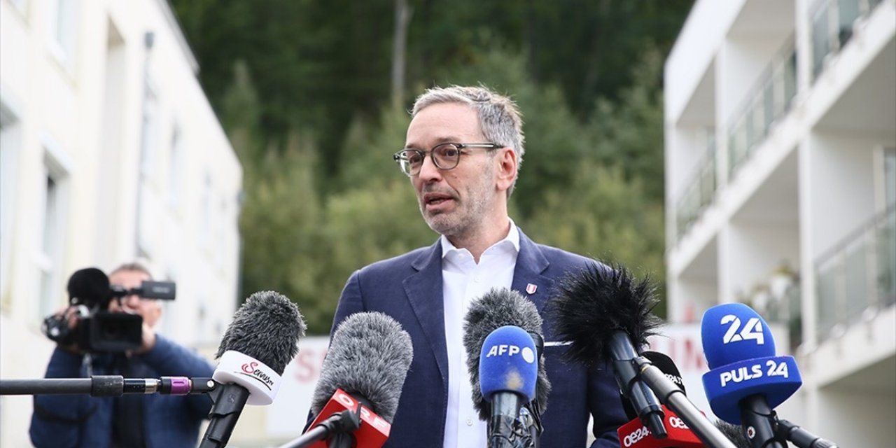 Avusturya'da İlk Defa Aşırı Sağcı Bir Liderin Başbakan Olma İhtimali Endişelere Yol Açtı