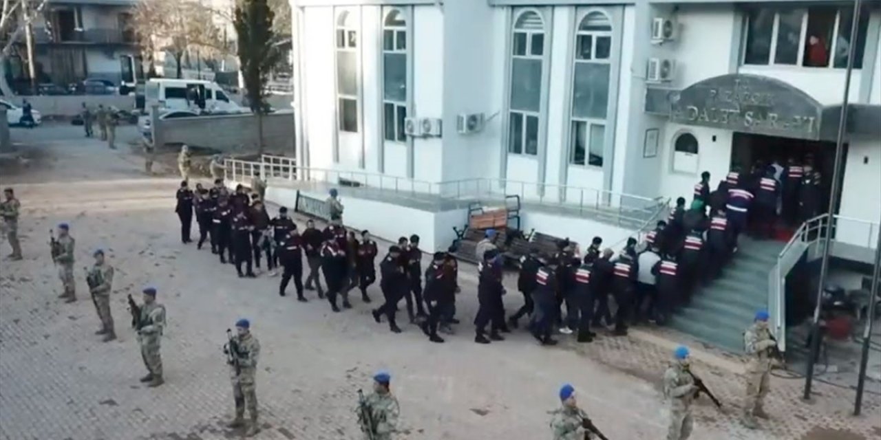 Organize Suç Örgütlerine Yönelik "Hücre" Operasyonlarında 76 Şüpheli Yakalandı