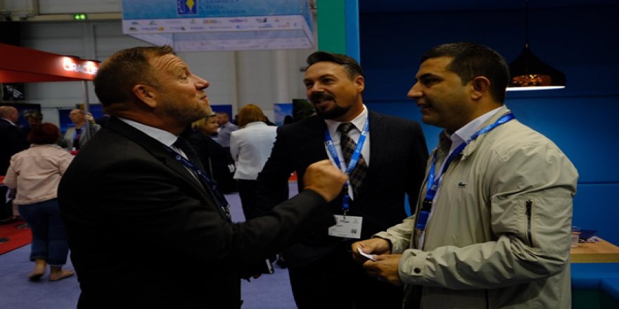 Akdenizin Kruvaziyerdeki Parlayan Yıldızı Kuşadası Hamburg Seatrade Fuarında Temsil Edildi