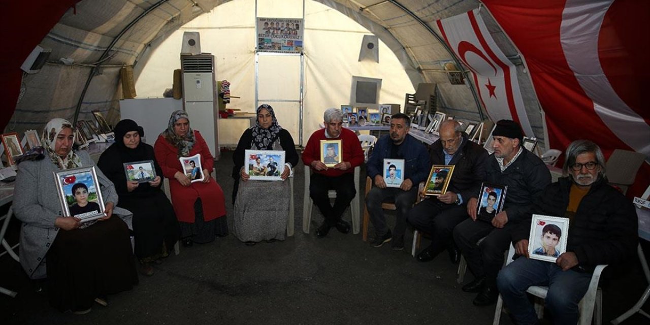 Diyarbakır Anneleri Evlat Nöbetini Kararlılıkla Sürdürüyor