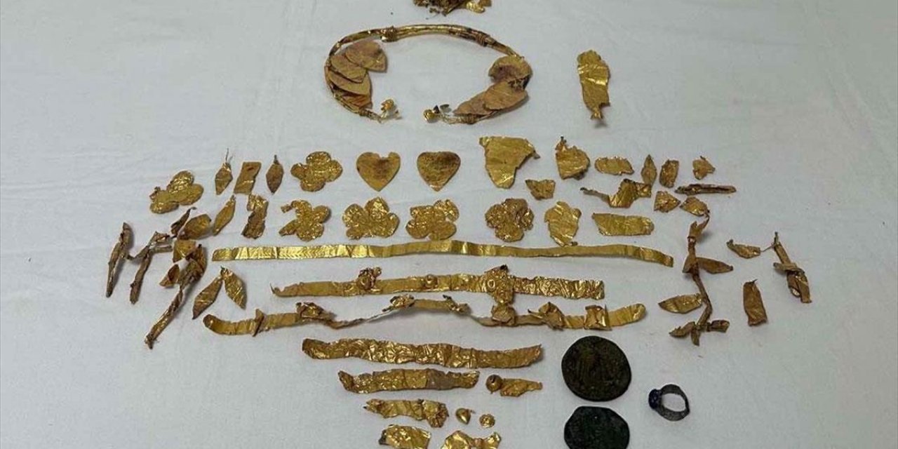 Denizli'de Helenistik Döneme Ait Altın Taç Ele Geçirildi