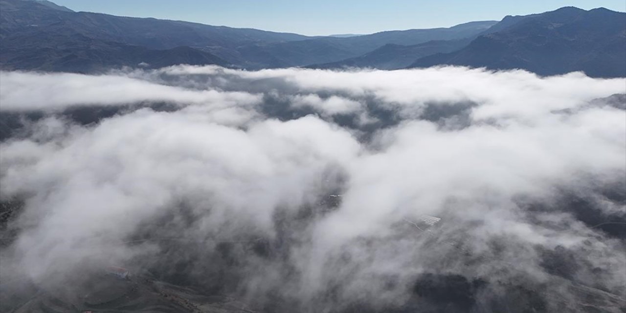 Sis Bulutlarıyla Kaplanan Obruk Barajı Gölü Havadan Görüntülendi