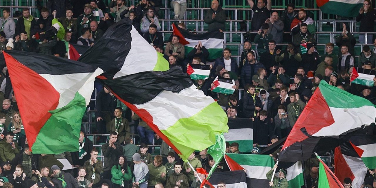 Fransa'da Basketbol Karşılaşmasında Filistin Bayrağı Açan 2 Kişi 1 Yıl Süreyle Maçlardan Men Edildi