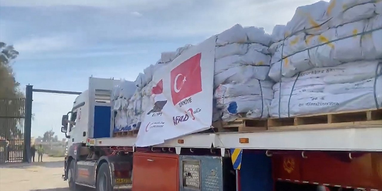 Türkiye'den Gönderilen Yardım Malzemeleri Gazze'ye Ulaştı