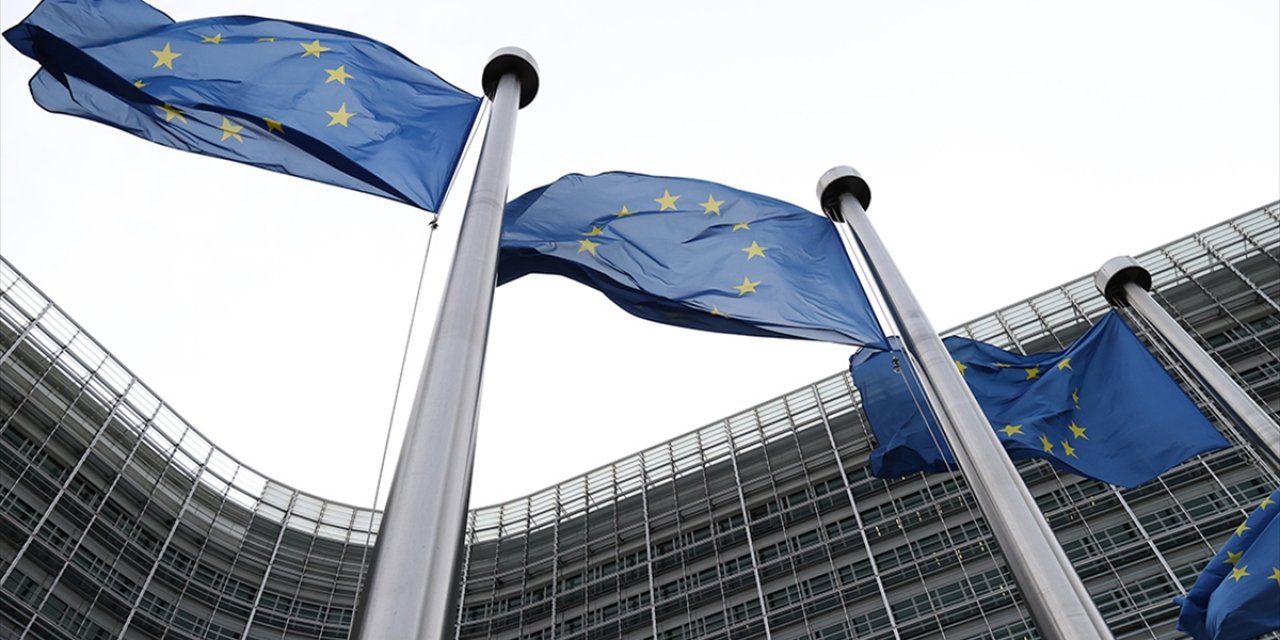 AB Liderleri, Yarın Savunma Konulu İlk Zirve İçin Brüksel'de Bir Araya Gelecek