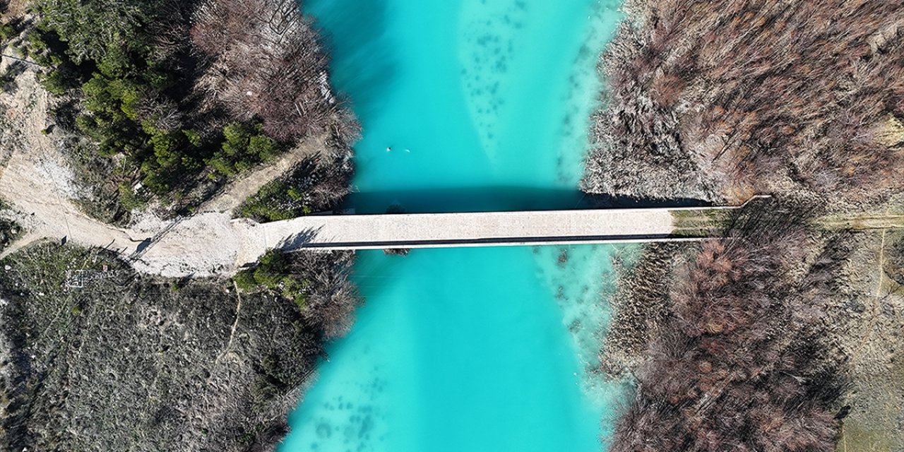 Turkuaz Rengiyle Bir Tabiat Harikası: Göksu Nehri