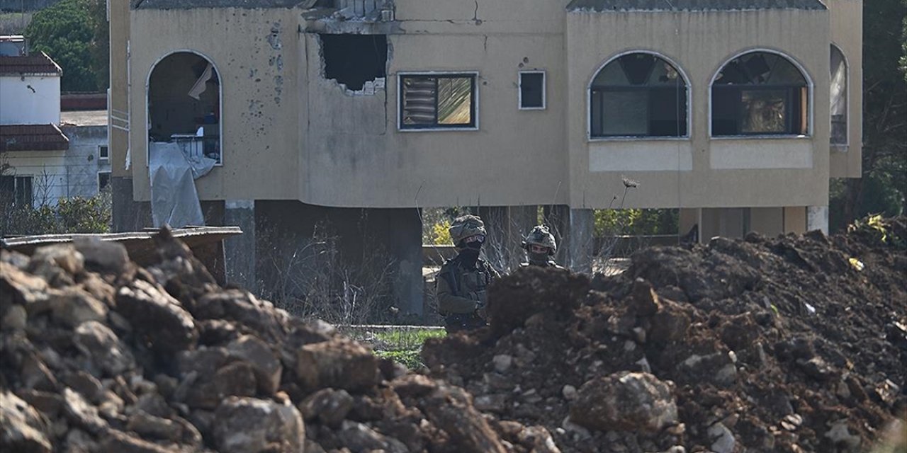İsrail Ordusu Ateşkese Rağmen Lübnan'ın Güneyinde Binaları Havaya Uçurdu