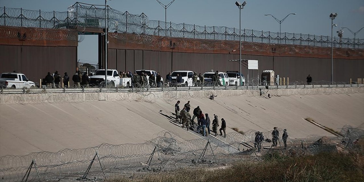 ABD, Sınır Güvenliğinin Artırılması Karşılığında Meksika'ya Getirdiği Gümrük Vergisini 1 Ay Durdurdu