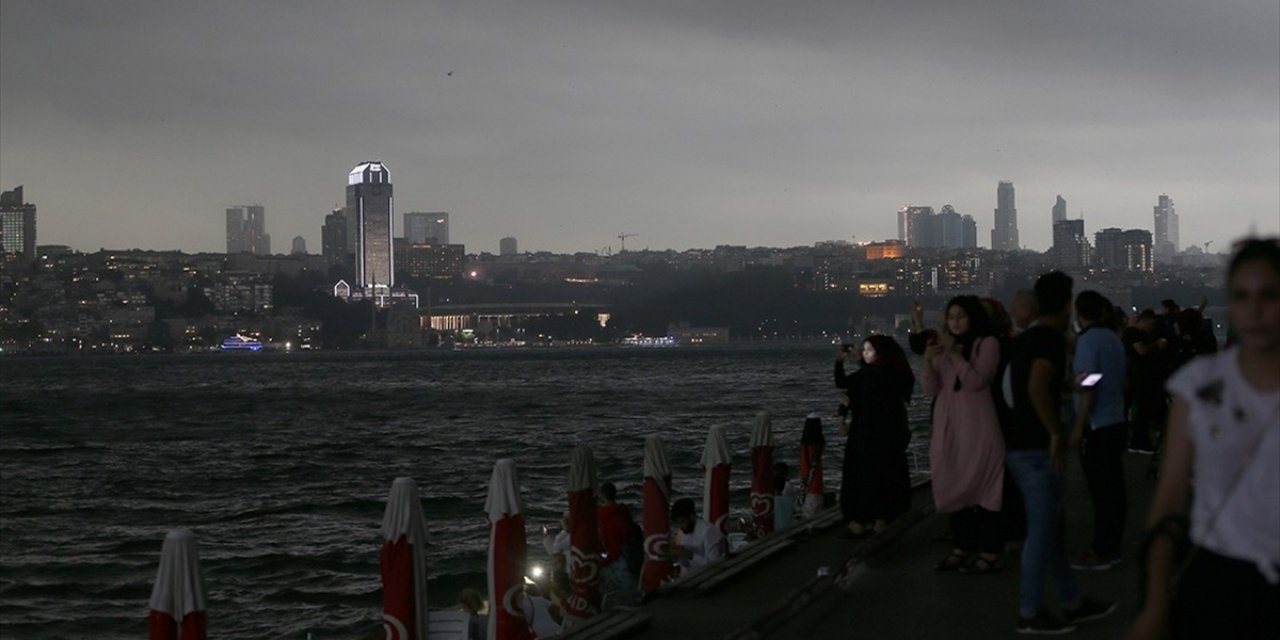 Akom'dan İstanbul'da Şiddetli Rüzgar Ve Kar Yağışı Uyarısı
