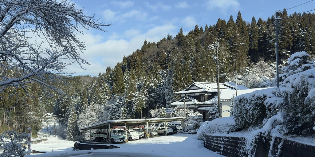 Japonya'nın Kuzeyine Rekor Seviyede Kar Yağdı