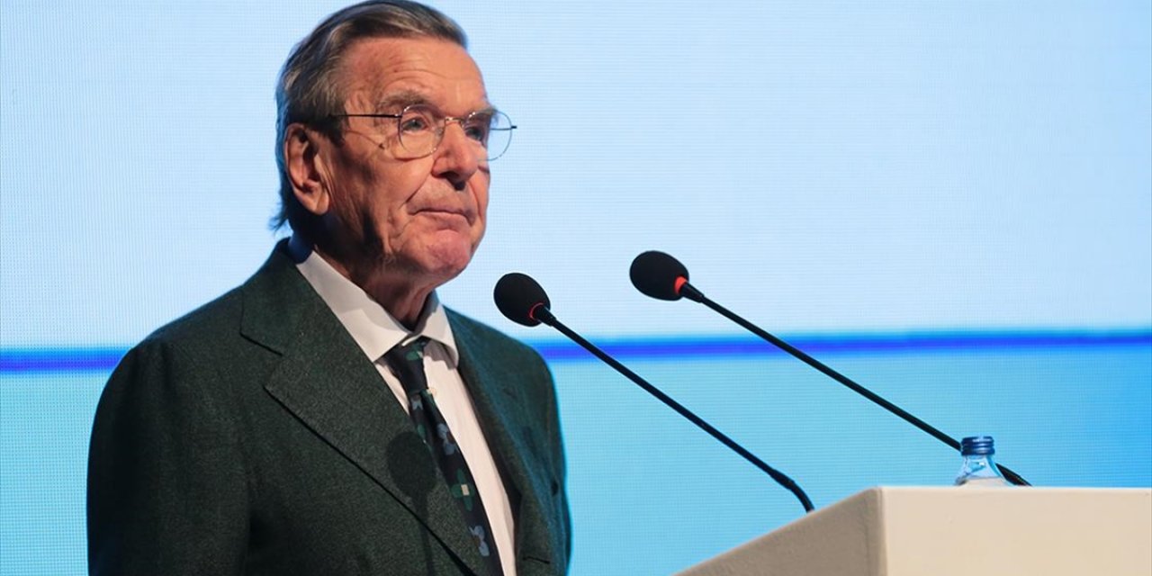 Eski Almanya Başbakanı Schröder "Tükenmişlik Sendromu" Nedeniyle Klinikte Tedavi Görüyor