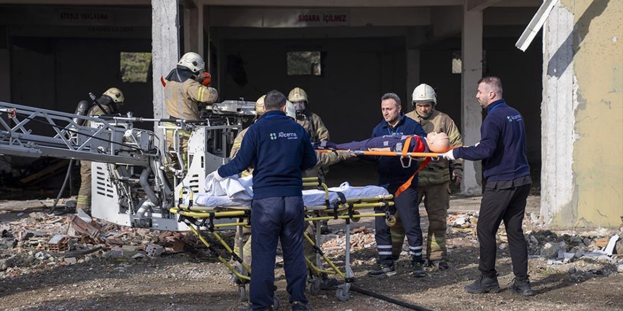 Esenler'de Deprem Tatbikatı Yapıldı