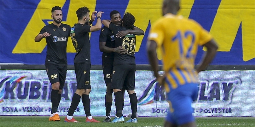 Yeni Malatyaspor Deplasmanda Farklı Kazandı