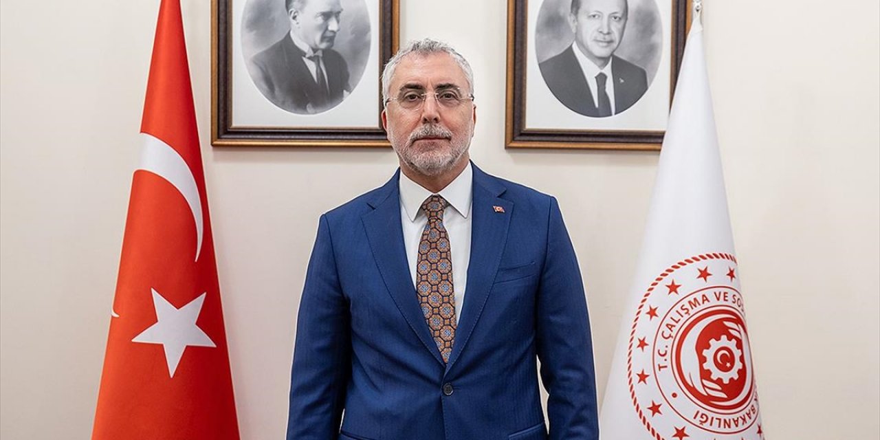 Bakan Işıkhan, İşkur Gençlik Programı'na Başvuruların 1 Hafta Sonra Başlayacağını Açıkladı