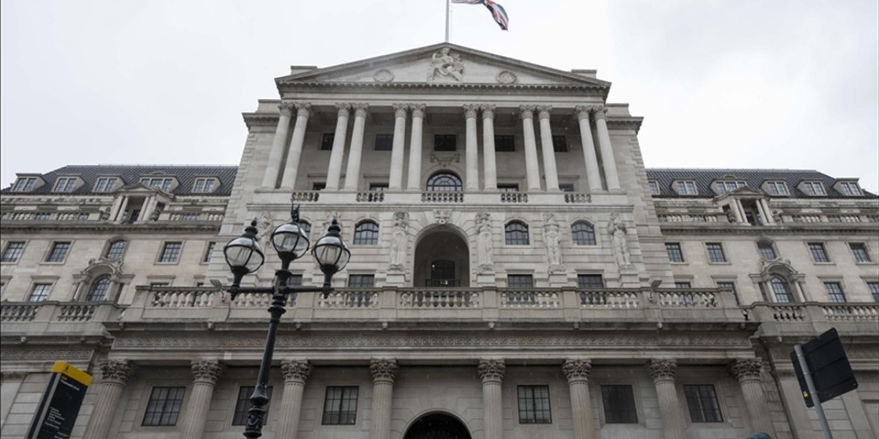 İngiltere Merkez Bankası, Politika Faizini 25 Baz Puan Düşürdü