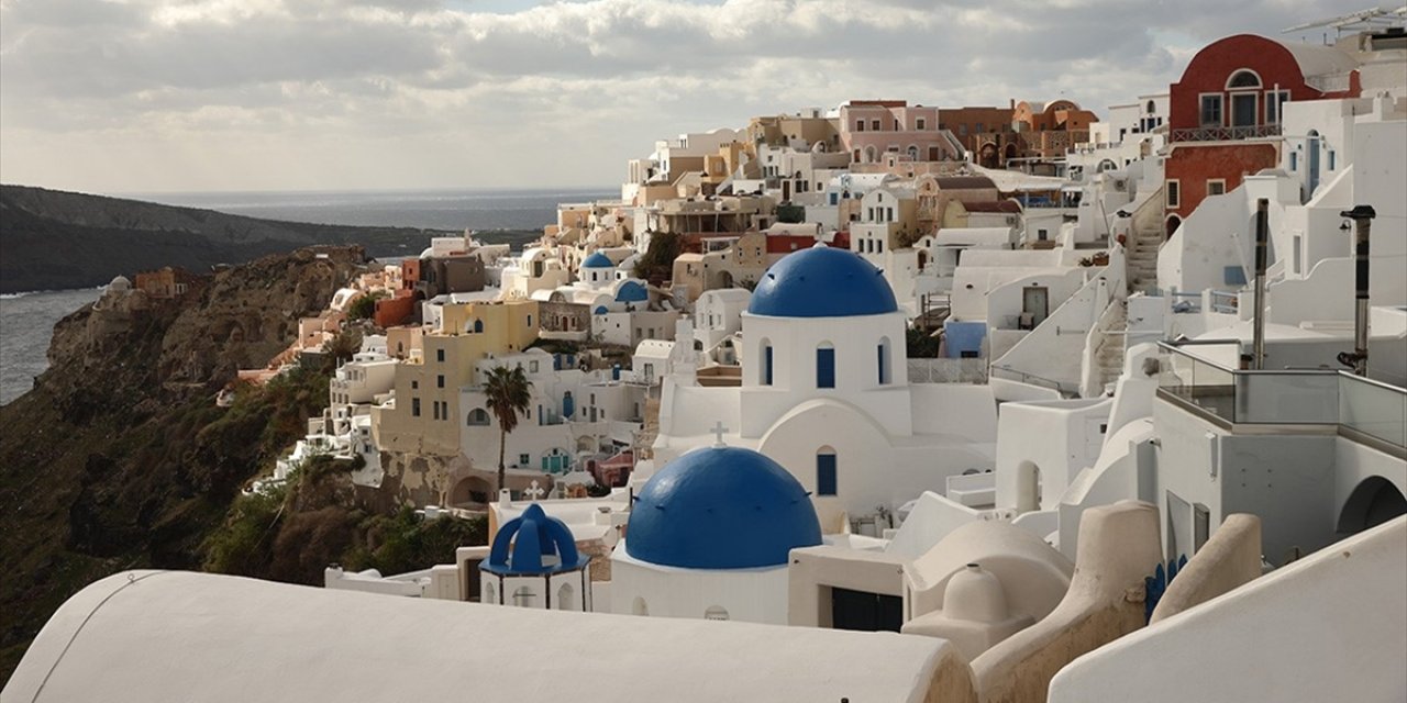 Deprem Endişesiyle Çoğu Adalının Terk Ettiği Santorini'de Hırsızlığa Karşı Önlemler Artırıldı