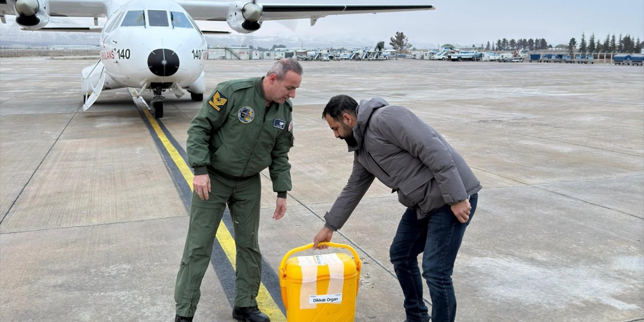Hava Kuvvetleri Komutanlığına Ait Ambulans Uçak İle İstanbul'dan Malatya'ya Karaciğer Grefti Ulaştırıldı