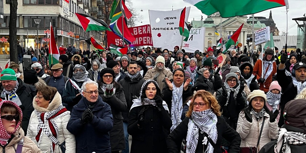 İsveç'te Filistin Destekçileri, Trump'ın Filistinlileri Yerinden Etme Planını Protesto Etti